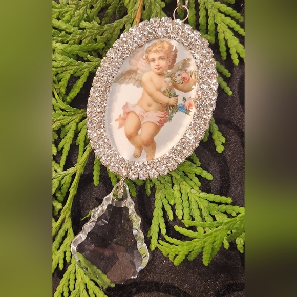 Huge New Angel Cherub Rhinestone Buckle Ornament Suncatcher Handcrafted - Picture 1 of 4